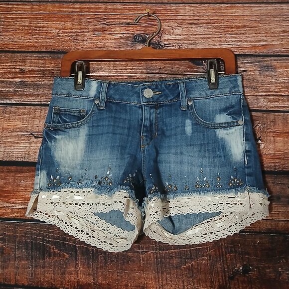 Decree Shorts Size 7 Embellished Low Rise Lace Trim Dark Wash Denim Stretch - Picture 1 of 6